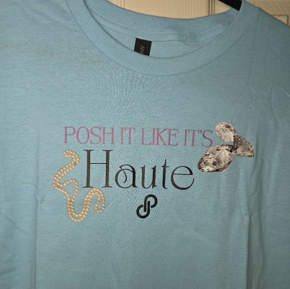 Gildan Tops - Blue Graphic Tee with 'Posh It Like It's Haute' Print